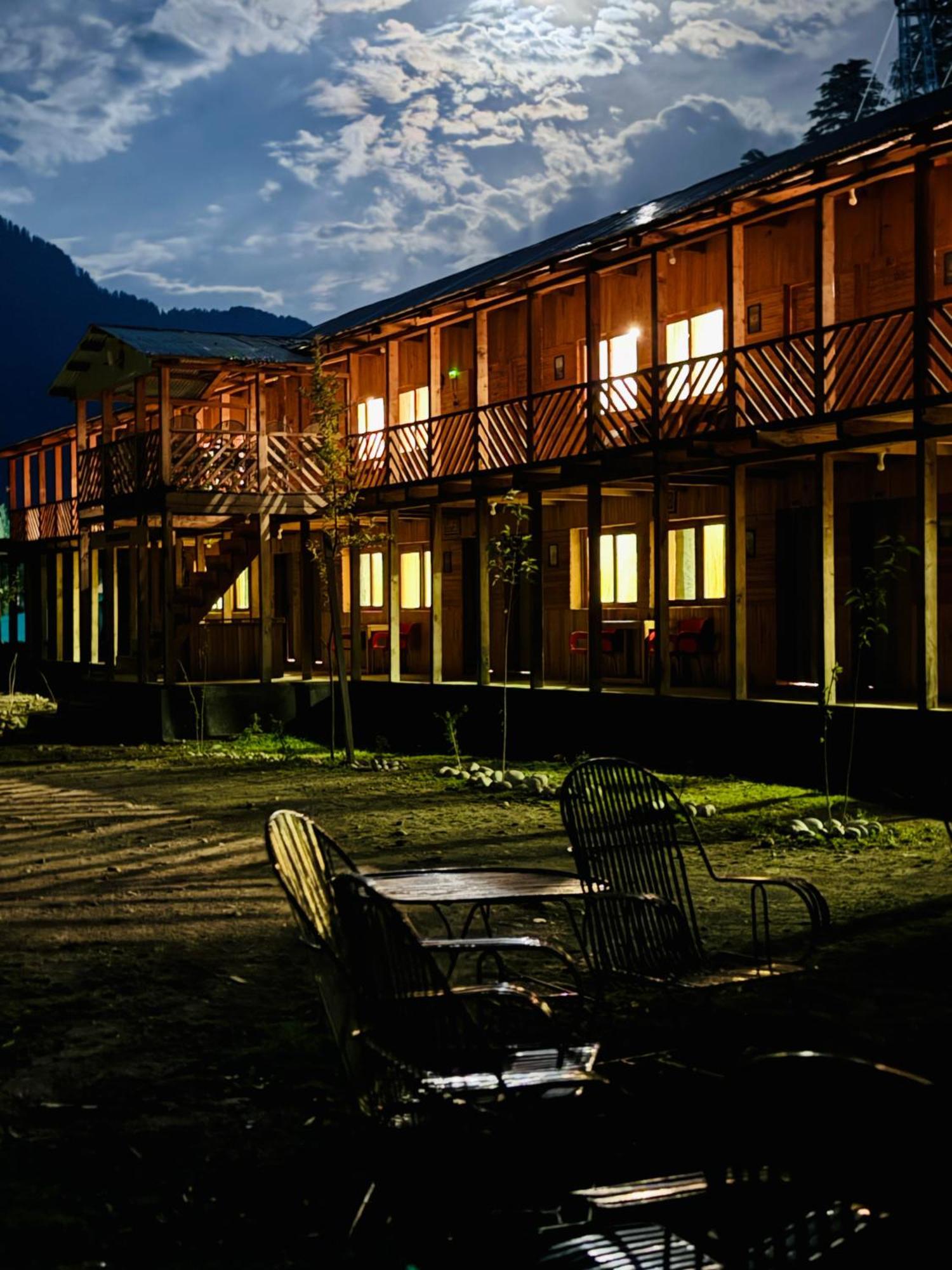 Wyndham Heritage Hotel & Resort Sharda Shardi Exteriör bild