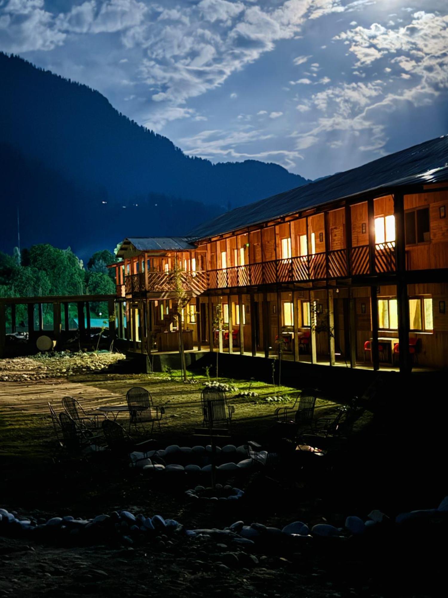 Wyndham Heritage Hotel & Resort Sharda Shardi Exteriör bild