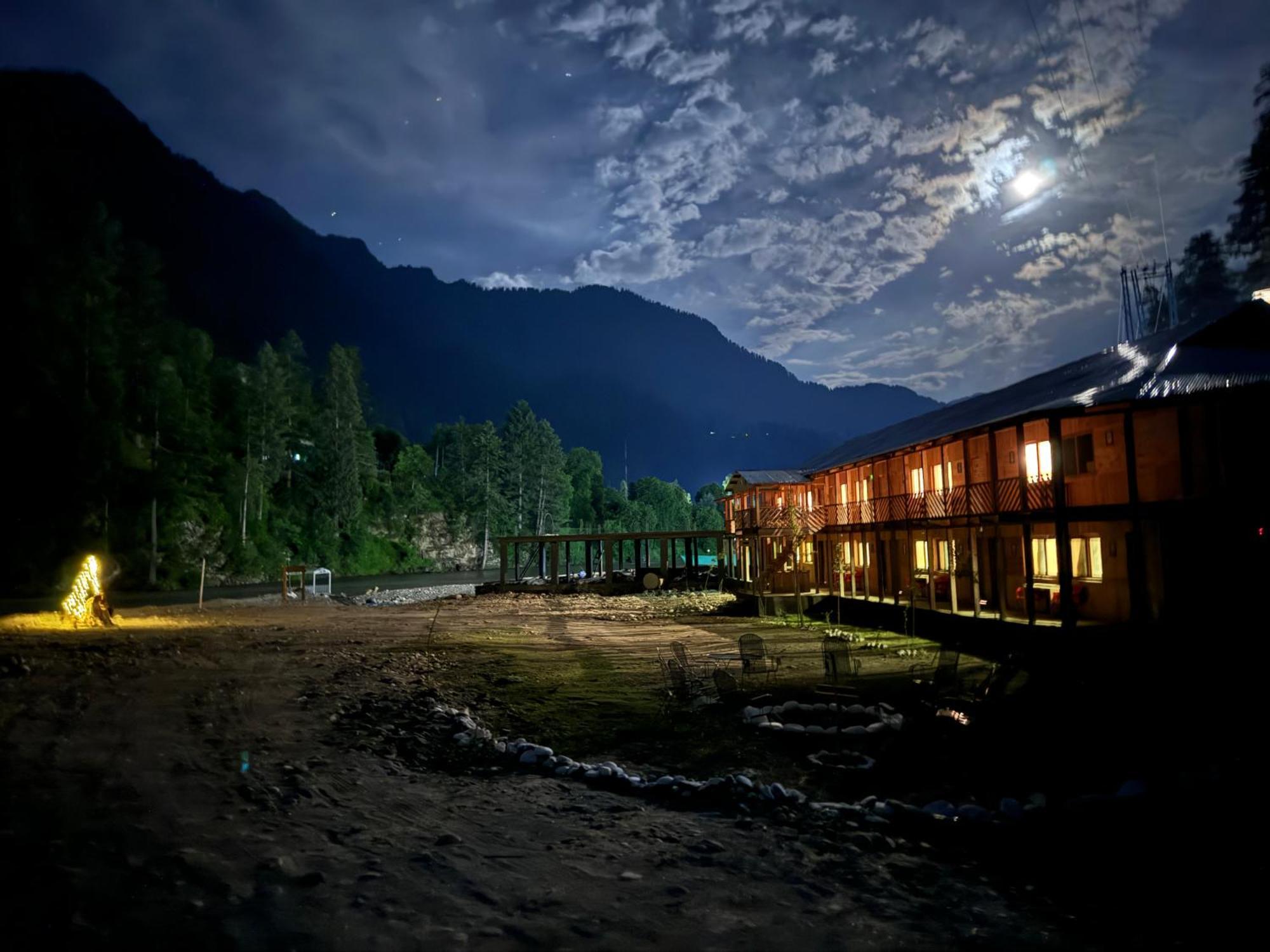 Wyndham Heritage Hotel & Resort Sharda Shardi Exteriör bild